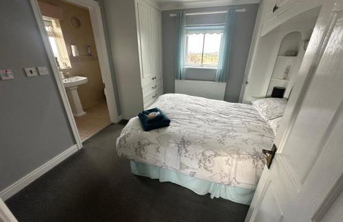 The Bungalow - Photo 52