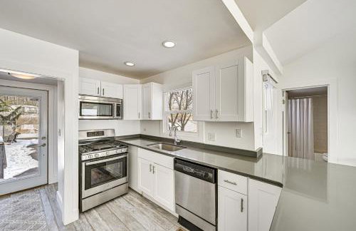 Lakefront Home with Boat Dock in Benton Harbor! - Foto 9