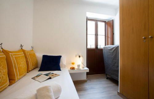 SingularStays Valencia Center - Photo 31