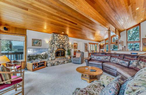 Handcrafted Tahoe Retreat Walk to Beach & Ski - Foto 6