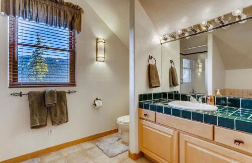 Lovely House Tucked in the Pines with Private Hot Tub - Pura Vida - Foto 10