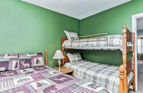 4 BDRM - Hot Tub - Fire Pit - Foto 16