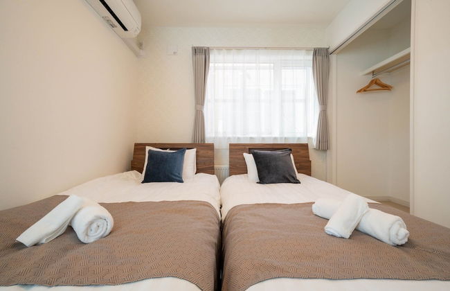 THE LUNA LOUNGE - Photo 19