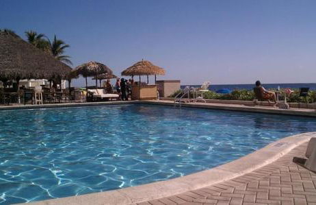 Oceanview on SAND located in Ocean Manor Resort Fort Lauderdale Beach 2 bed 2 bath spacious corner unit partial ocean view - Foto 54