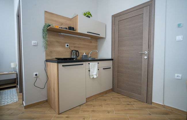 Manoir Apartments - Photo 25