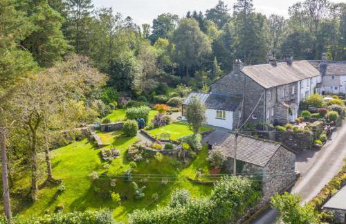 Cottage No1 Four Bed Lakeland Retreat and Hot Tub - Foto 5