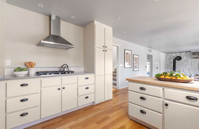 Jasmine by Avantstay Entertainers Paradise w/ Hot Tub, Pool Table & Large Patio - Foto 25