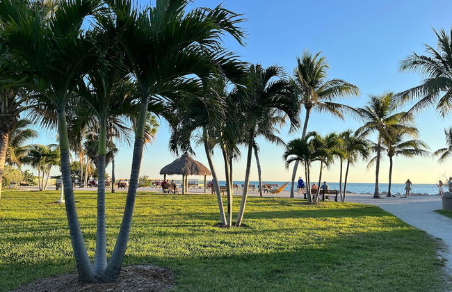 Waterfront Luxury Home With Pool And Boat Dock 3 Bedroom Home by RedAwning - Foto 35