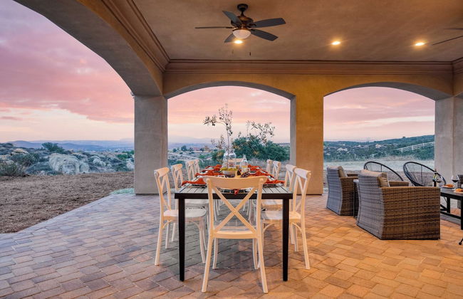 Malbec by Avantstay Incredible Estate w/ Panoramic Views & Bocce Ball Court! - Photo 23