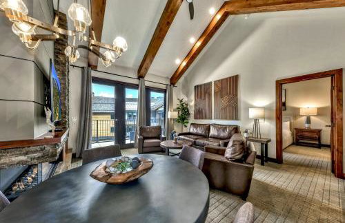 Luxury Two Bedroom Residence steps from Heavenly Village condo - Foto 1