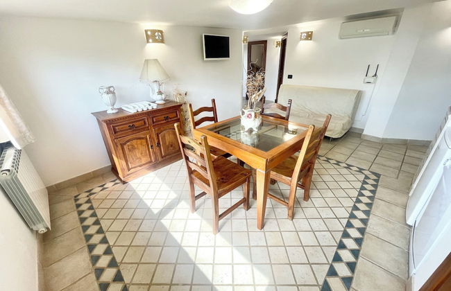 Pool, Jacuzzi and Events Room - Charming Villa in Umbria - Sleeps 24 - Lake View - Foto 39