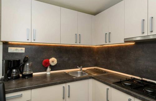 Cozy and Chic Little House with pool Ivinj - 5 - Foto 6