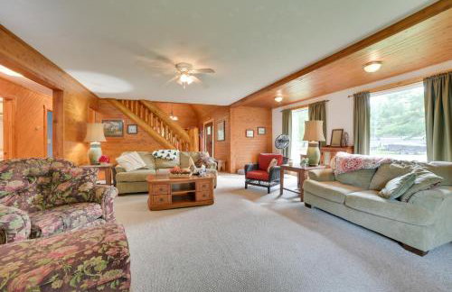 Pet Friendly Mullett Lake Home 3 Mi to Marina! - Foto 7