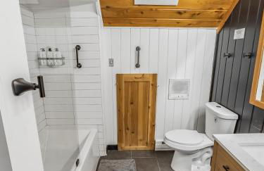 Italy Inspired Lakeview Chalet with Hot Tub - Foto 19