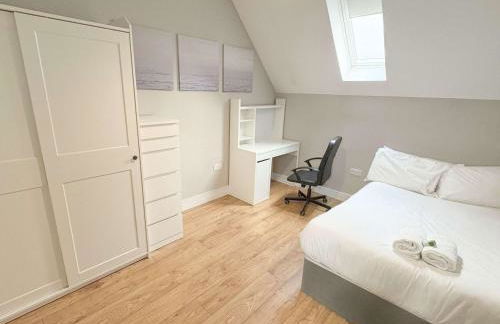 Four Bedroom Apartment in Fantastic Location - Foto 2