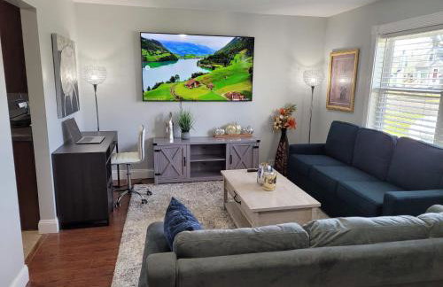 Nice house with private parking, king bed fenced yard - Foto 1