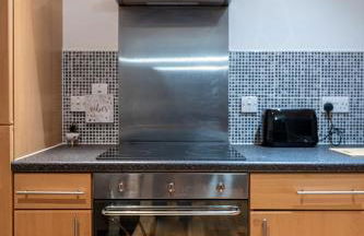 Spacious 2 Bedroom 6 Minute Drive from Huddersfield Town Centre - Ideal Stay - Foto 11