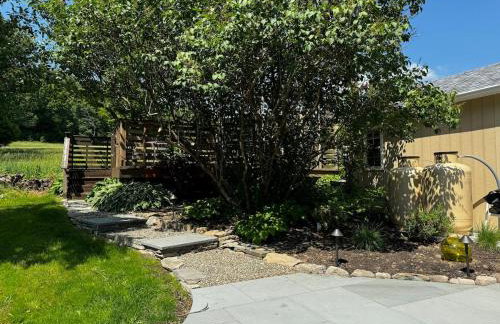 Hillcrest Cottage - Charming Cottage with hot tub and view! - Photo 49