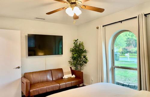 5BR Family Oasis with Pool and Game Room - Foto 8