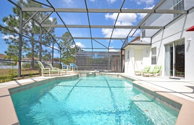 Pine Forest Chateau 5 Bedroom Home by RedAwning - Photo 27