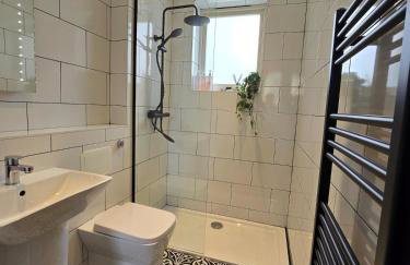 Beautiful Stone Barn with Hot Tub on a Quiet Farm - Foto 22