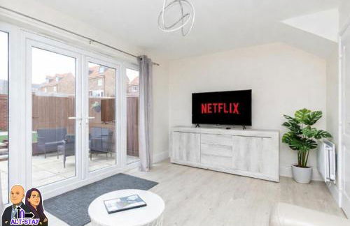 Kirkstall by Alt-Stay Contractor Accommodation - 4 Bed Contractor Home With Parking, Wi-Fi & Full Kitchen - Ideal For Long stays - Foto 2