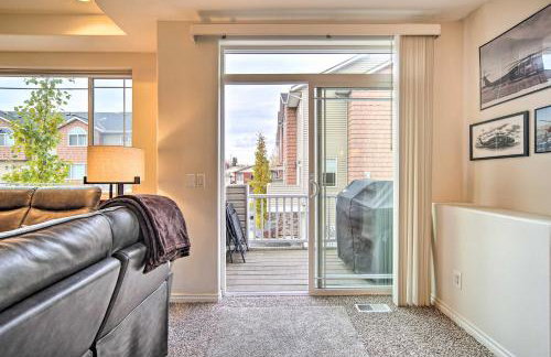 Sleek Escape with Balcony Less Than 1 Mi to 5th Avenue! - Photo 10