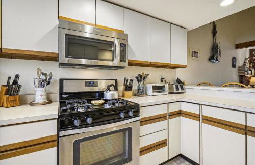 Glazebrook J5 3 Bedroom Townhome with Sauna & Fireplace - Foto 16