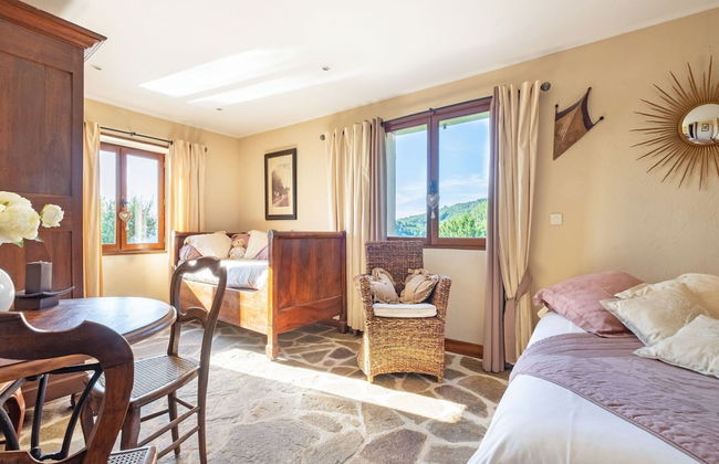 Stone House With Pool and Garden - Photo 5