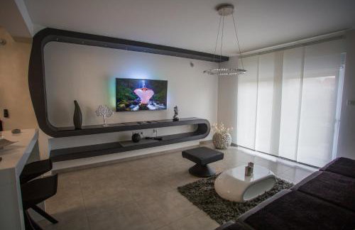 Apartment PLAZA -Wallbox 11kW- Private SPA- Jacuzzi, Infrared Sauna, Luxury massage chair, Parking, Entry with PIN 0 - 24h, FREE CANCELLATION 24 hours before Check In,Premium pillows and mattress - Photo 34