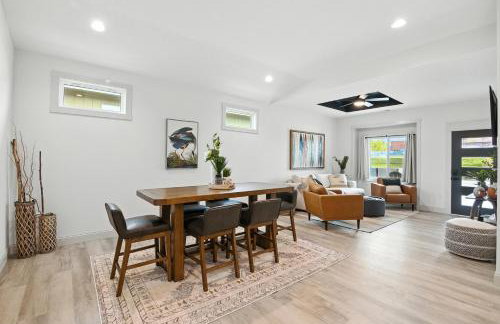 Brand New Cool Comfy Lawrence Retreat Duplex - Photo 18