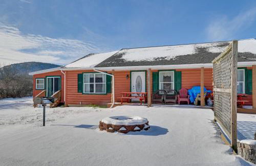 Waterfront Lake George Retreat with Shared Dock - Foto 24