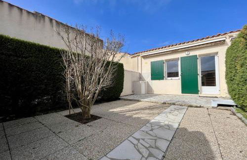 Maison rénovée à 350m de la plage avec terrasse et parking à Dolus-d'Oléron - FR-1-246A-236 - Foto 1