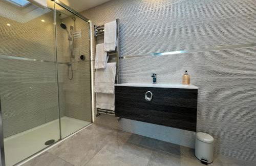 Luxurious 4 bedroom home in the heart of the Cotswolds with Hot Tub! - Foto 18