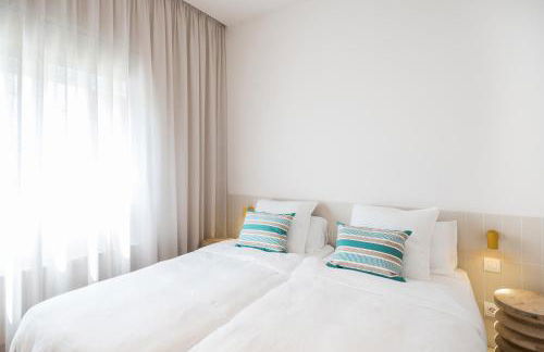 Mediterranean Retreat with 4-Bedroom, 3-Bath Apartment in Barcelona - Foto 23