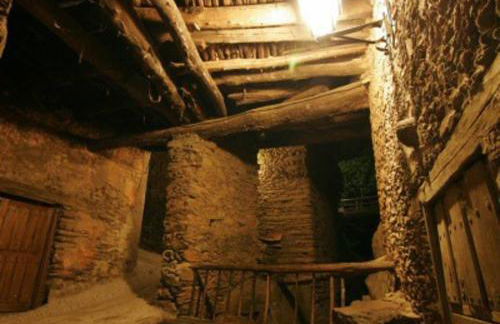 Charming House in Robledillo de Gata with Fireplace and Terrace - Foto 26