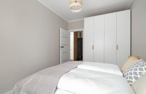 Prestigious Apartment with Terrace and Parking Close to the Airport Poznań by Renters Prestige - Foto 17