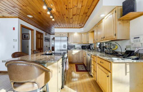 Gateway to Acadia! Green Lake Home with Hot Tub - Foto 8