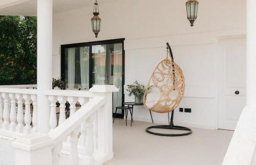 Spacious villa with private pool & garden for 4 - Photo 20