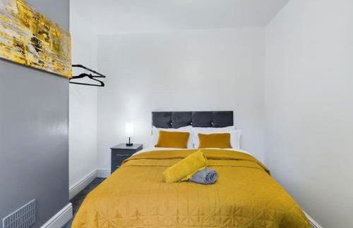 Cliff House By RMR Accommodations - NEW - Sleeps 8 - Modern - Parking - Foto 15