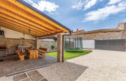 Gorgeous Home In Peruski With Wifi - Foto 5