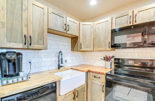 Port Orchard Lakefront Cabin with Fire Pit and Grill! - Foto 9