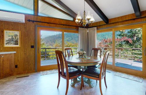 Viewcrest Retro Country Home - Photo 14