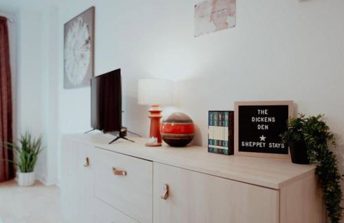 The Diickens Den - Rochester 1BR Flat - Sleeps 4 with Parking - Contractor - Friendly and Ideal for Long Stays - Foto 21