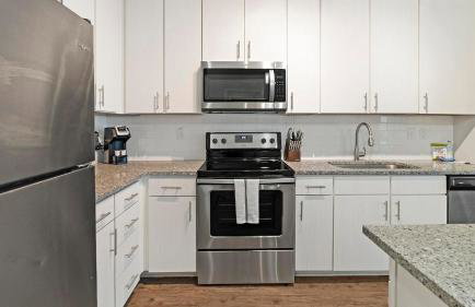 Landing Incredible 2BD Pool Clubhouse - Foto 8