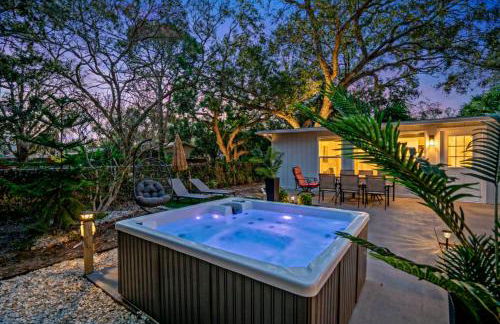 Updated Sarasota Retreat Spa Hot Tub Prime Location - Foto 42