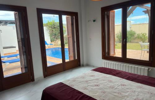 Modern 3 Bedroom Villa with Pool & Garden, Ideal for Families - Foto 19