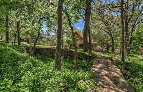 Cozy Cabin on Route 66 with Hot Tub- Edmond, OK - Foto 31