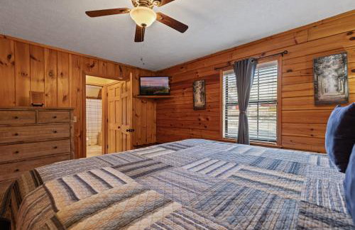 Bear Hideaway Cozy 3BR Cabin - Foto 64