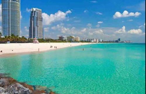 King Bed, 3 miles to Stadium - Foto 12